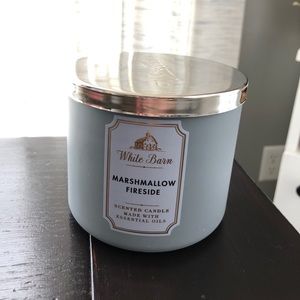 White Barn Marshmallow Fireside Candle